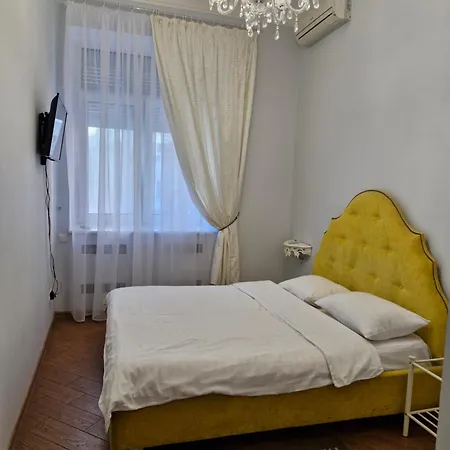 Apartment затишна на майдані незалежності Kyiv